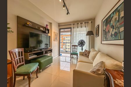 Apartamento à venda com 74m², 2 quartos e 1 vagaSala