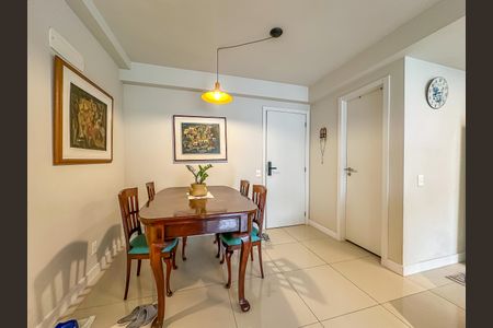Apartamento à venda com 74m², 2 quartos e 1 vagaSala