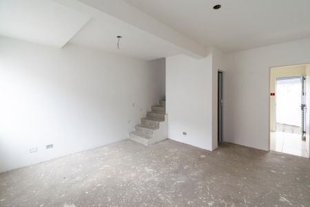 Casa de condomínio à venda com 175m², 3 quartos e 2 vagasSala