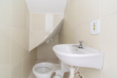 Casa de condomínio à venda com 175m², 3 quartos e 2 vagasLavabo