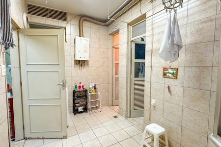 Apartamento à venda com 135m², 3 quartos e 1 vagaÁrea de Serviço