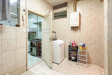 Apartamento à venda com 135m², 3 quartos e 1 vagaÁrea de Serviço