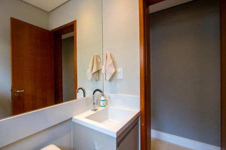 Apartamento à venda com 106m², 2 quartos e 1 vaga Apartamento à venda com 106m², 2 quartos e 1 vagaBanheiro Social