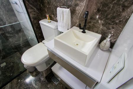 Apartamento à venda com 56m², 2 quartos e 2 vagas Apartamento à venda com 56m², 2 quartos e 2 vagasBanheiro