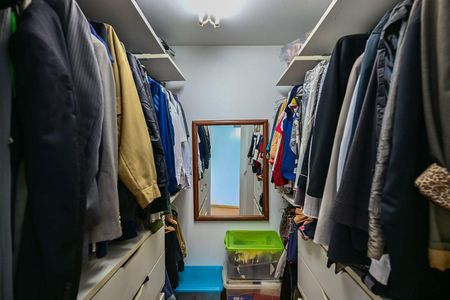 Apartamento para alugar com 140m², 4 quartos e 2 vagasArmário da Suíte 