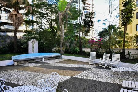 Apartamento para alugar com 140m², 4 quartos e 2 vagasÁrea Externa