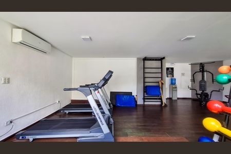 Apartamento à venda com 160m², 3 quartos e 2 vagasÁrea comum - Academia