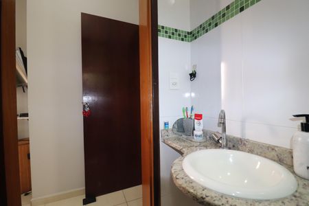 Apartamento à venda com 120m², 2 quartos e 1 vagaBanheiro da Suíte