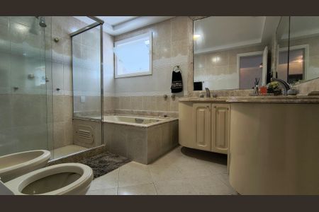 Casa de condomínio para alugar com 340m², 4 quartos e 4 vagas