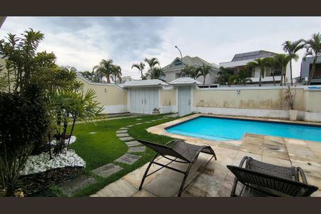 Casa de condomínio para alugar com 340m², 4 quartos e 4 vagas