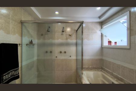 Casa de condomínio para alugar com 340m², 4 quartos e 4 vagas