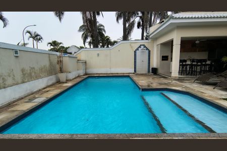 Casa de condomínio para alugar com 340m², 4 quartos e 4 vagas