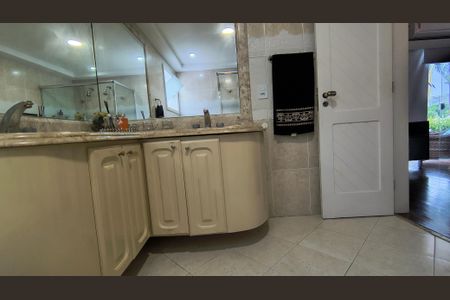 Casa de condomínio para alugar com 340m², 4 quartos e 4 vagas