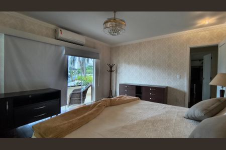 Casa de condomínio para alugar com 340m², 4 quartos e 4 vagas