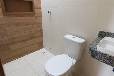 Casa à venda com 82m², 2 quartos e 2 vagas Casa à venda com 82m², 2 quartos e 2 vagasBanheiro da Suite 02