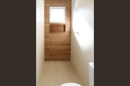 Casa à venda com 82m², 2 quartos e 2 vagas Casa à venda com 82m², 2 quartos e 2 vagasBanheiro da Suite