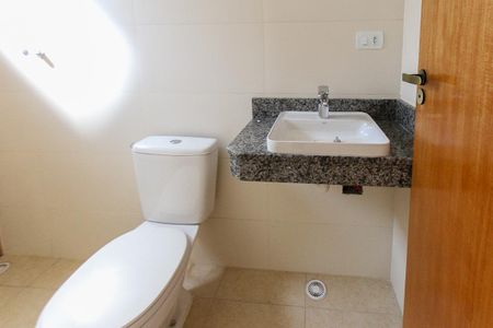 Casa à venda com 82m², 2 quartos e 2 vagas Casa à venda com 82m², 2 quartos e 2 vagasBanheiro da Suite