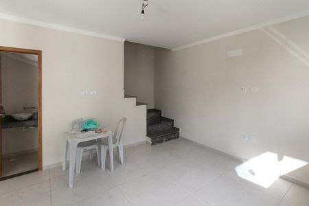 Casa à venda com 82m², 2 quartos e 2 vagas Casa à venda com 82m², 2 quartos e 2 vagasSala
