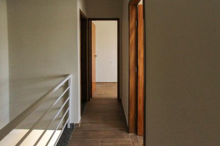 Casa à venda com 92m², 3 quartos e 2 vagas Casa à venda com 92m², 3 quartos e 2 vagasCorredor