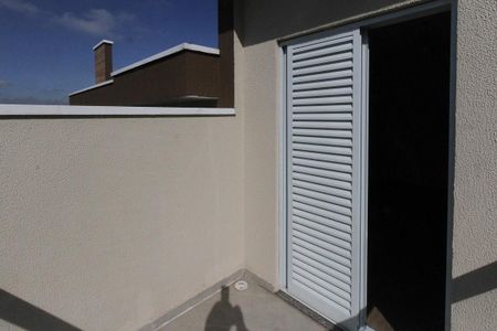 Casa à venda com 92m², 3 quartos e 2 vagas Casa à venda com 92m², 3 quartos e 2 vagasVaranda