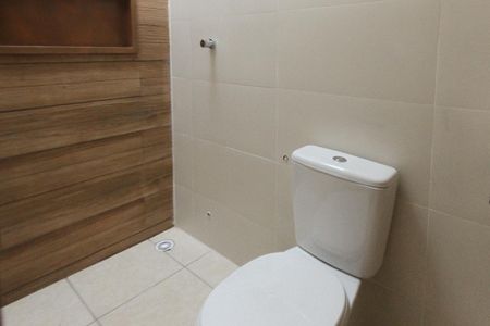 Casa à venda com 92m², 3 quartos e 2 vagas Casa à venda com 92m², 3 quartos e 2 vagasBanheiro da Suite