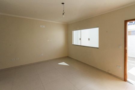 Casa à venda com 92m², 3 quartos e 2 vagas Casa à venda com 92m², 3 quartos e 2 vagasSala