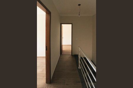 Casa à venda com 92m², 3 quartos e 2 vagas Casa à venda com 92m², 3 quartos e 2 vagasCorredor