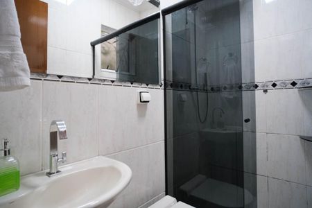 Casa à venda com 168m², 3 quartos e 2 vagasBanheiro