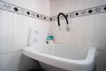 Casa à venda com 168m², 3 quartos e 2 vagasLavanderia