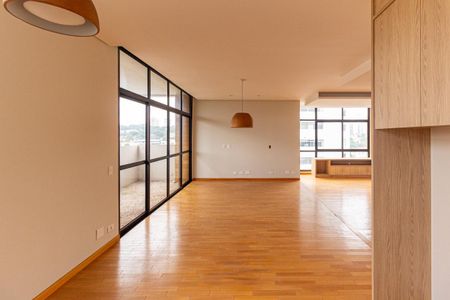 Apartamento para alugar com 280m², 3 quartos e 4 vagas Apartamento para alugar com 280m², 3 quartos e 4 vagasSala de Jantar