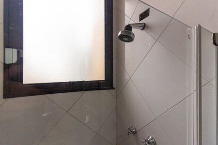 Apartamento para alugar com 280m², 3 quartos e 4 vagas Apartamento para alugar com 280m², 3 quartos e 4 vagasBanheiro da Suíte 2