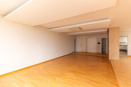 Apartamento para alugar com 280m², 3 quartos e 4 vagas Apartamento para alugar com 280m², 3 quartos e 4 vagasSala