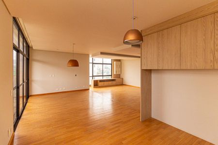 Apartamento para alugar com 280m², 3 quartos e 4 vagas Apartamento para alugar com 280m², 3 quartos e 4 vagasSala de Jantar