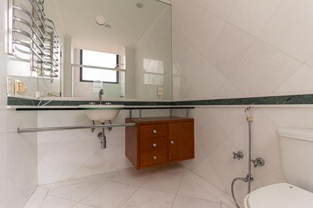 Apartamento para alugar com 280m², 3 quartos e 4 vagas Apartamento para alugar com 280m², 3 quartos e 4 vagasBanheiro da Suíte 3