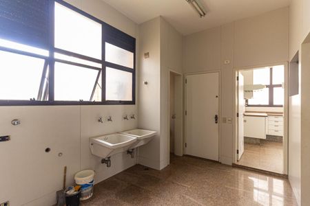 Apartamento para alugar com 280m², 3 quartos e 4 vagas Apartamento para alugar com 280m², 3 quartos e 4 vagasÁrea de Serviço