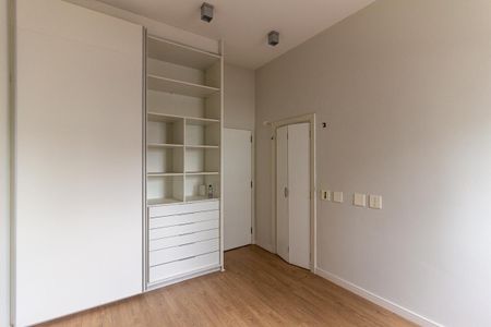 Apartamento para alugar com 280m², 3 quartos e 4 vagas Apartamento para alugar com 280m², 3 quartos e 4 vagasQuarto da Suíte 2