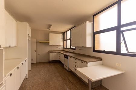 Apartamento para alugar com 280m², 3 quartos e 4 vagas Apartamento para alugar com 280m², 3 quartos e 4 vagasCozinha