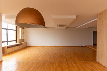 Apartamento para alugar com 280m², 3 quartos e 4 vagas Apartamento para alugar com 280m², 3 quartos e 4 vagasSala