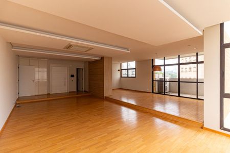 Apartamento para alugar com 280m², 3 quartos e 4 vagas Apartamento para alugar com 280m², 3 quartos e 4 vagasSala