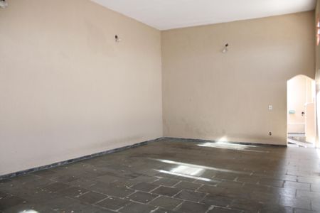 Casa à venda com 300m², 3 quartos e 4 vagasÁrea Externa