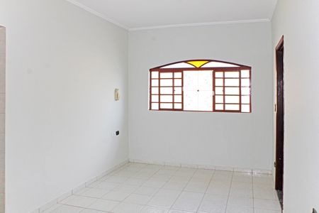Casa à venda com 300m², 3 quartos e 4 vagasCopa