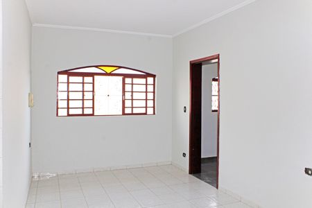 Casa à venda com 300m², 3 quartos e 4 vagasCopa