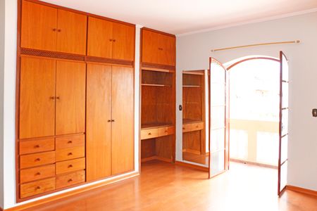 Casa à venda com 300m², 3 quartos e 4 vagasQuarto