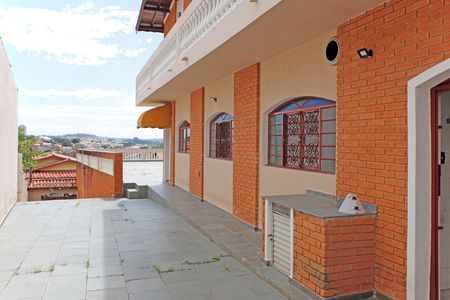 Casa à venda com 300m², 3 quartos e 4 vagasÁrea Externa