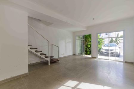 Casa de condomínio à venda com 158m², 4 quartos e 3 vagasSala