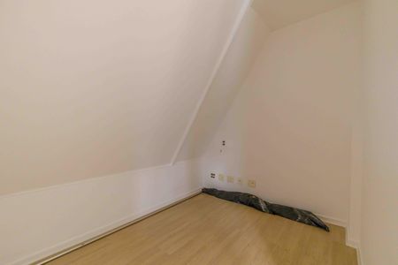 Casa de condomínio à venda com 158m², 4 quartos e 3 vagasSótão