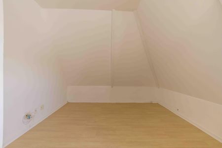 Casa de condomínio à venda com 158m², 4 quartos e 3 vagasSótão