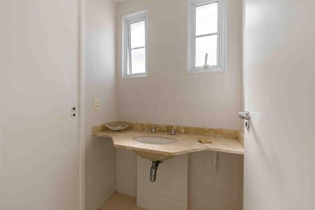 Casa de condomínio à venda com 158m², 4 quartos e 3 vagasBanheiro das Suítes Canadenses