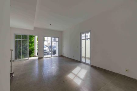 Casa de condomínio à venda com 158m², 4 quartos e 3 vagasSala