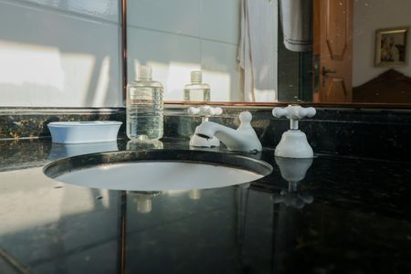 Apartamento à venda com 160m², 4 quartos e 3 vagas Apartamento à venda com 160m², 4 quartos e 3 vagasBanheiro da Suíte 3